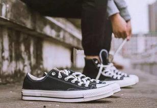 外国人抢国产球鞋视频,外国人疯狂抢购国产球鞋，揭秘国货崛起背后的故事