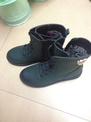 国产马丁靴测评衣服视频,时尚与舒适的完美融合